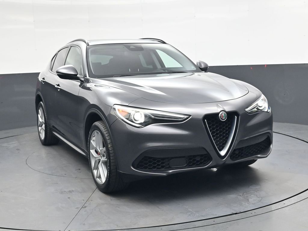 Used 2018 Alfa Romeo Stelvio Sport w/ Quick Order Package 22J Sport image 2