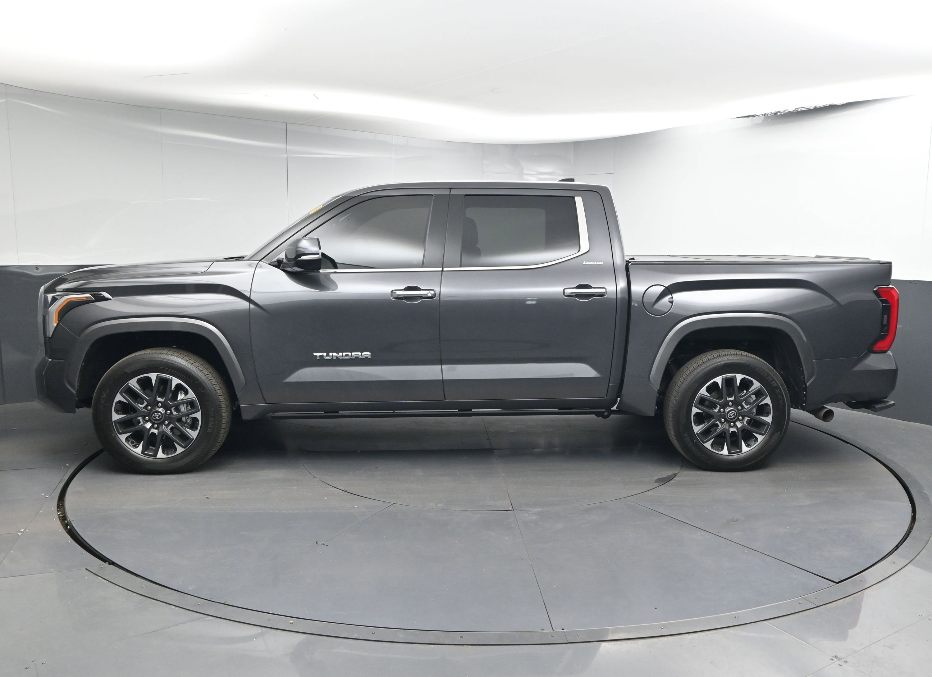 Used 2026 Toyota Tundra Limited image 5