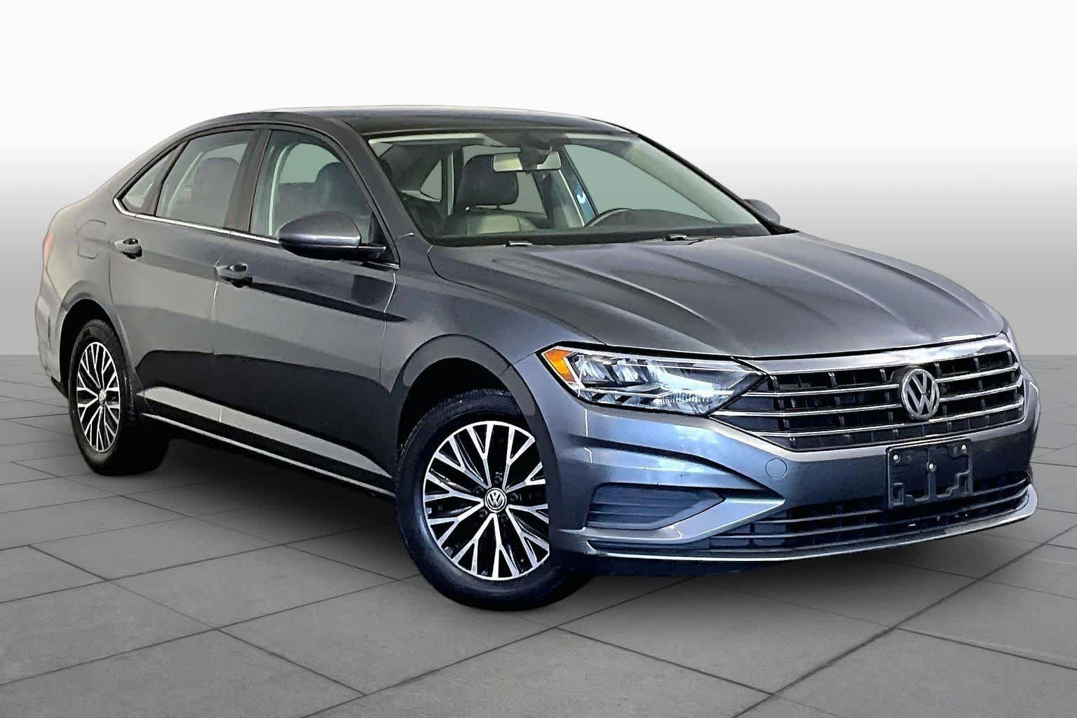 Used 2019 Volkswagen Jetta SE FWD image 3