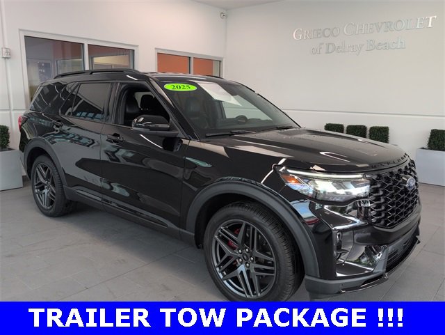 Used 2025 Ford Explorer ST image 2