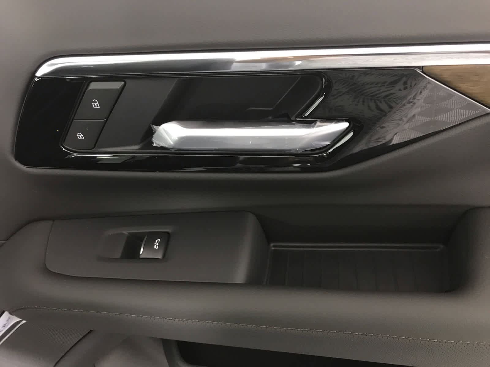 New 2026 Chevrolet Suburban High Country w/ Sun And Tow Package image 29