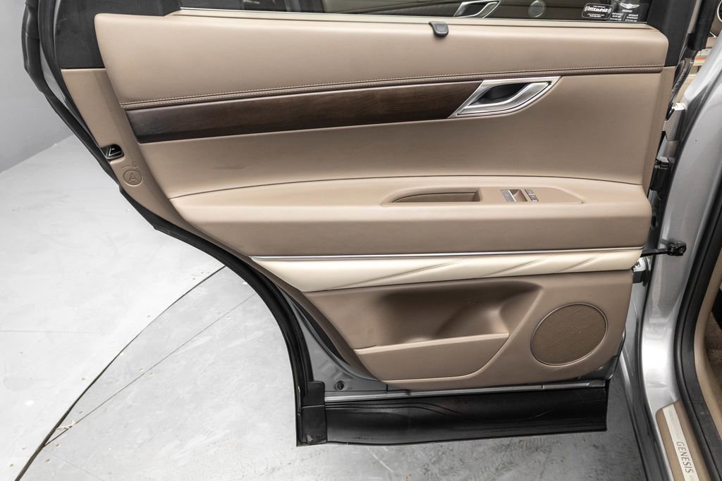 Used 2023 Genesis GV80 2.5T image 32