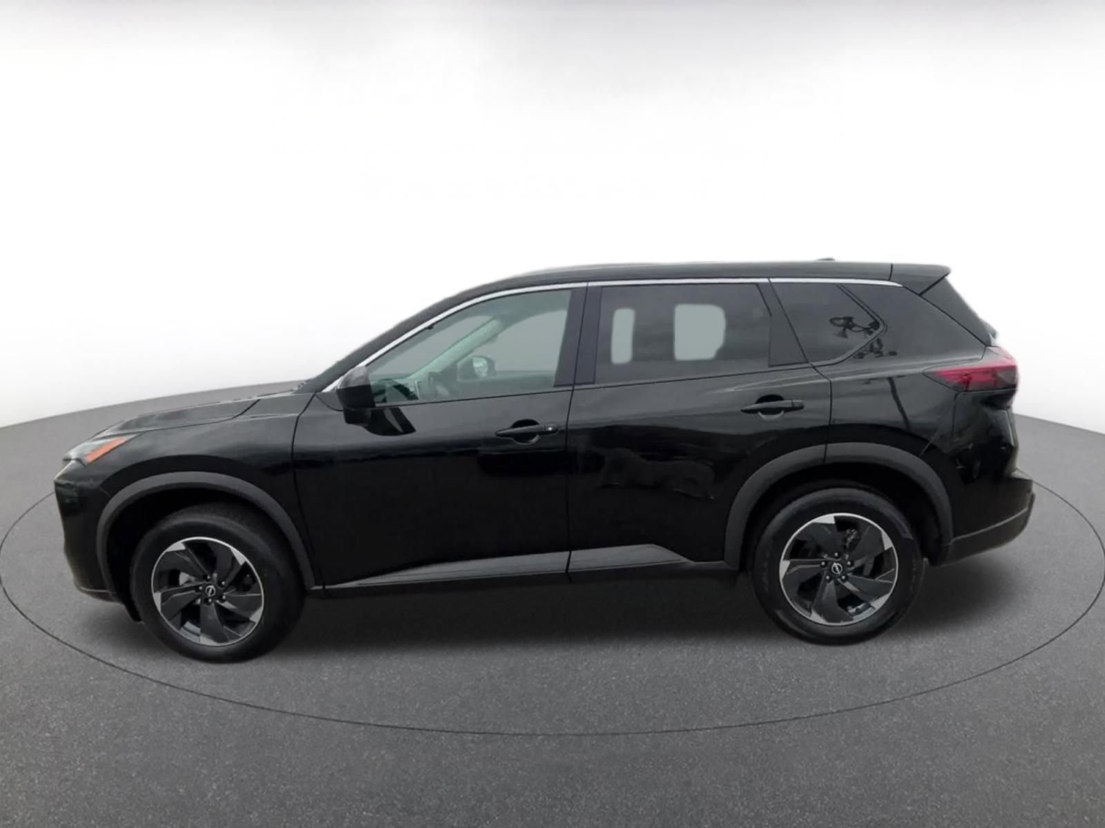 Used 2025 Nissan Rogue SV image 9