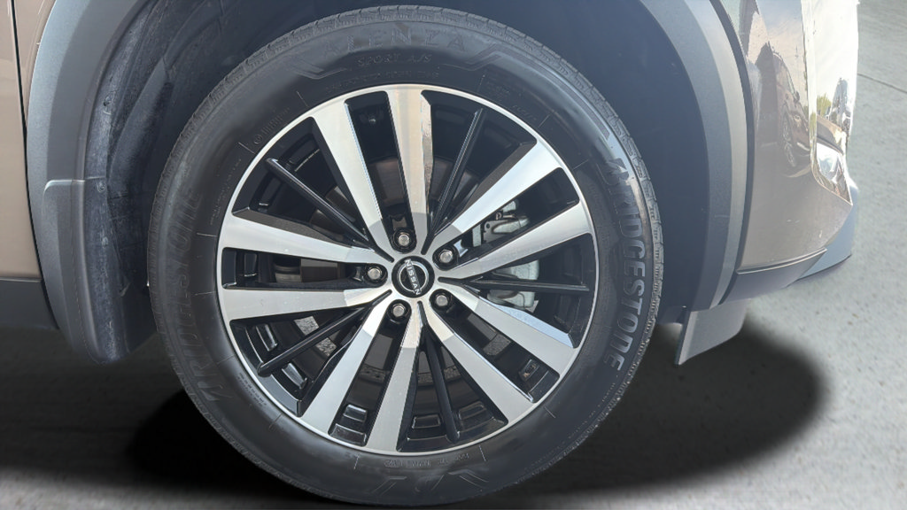 Certified 2024 Nissan Pathfinder Platinum AWD/4WD image 12