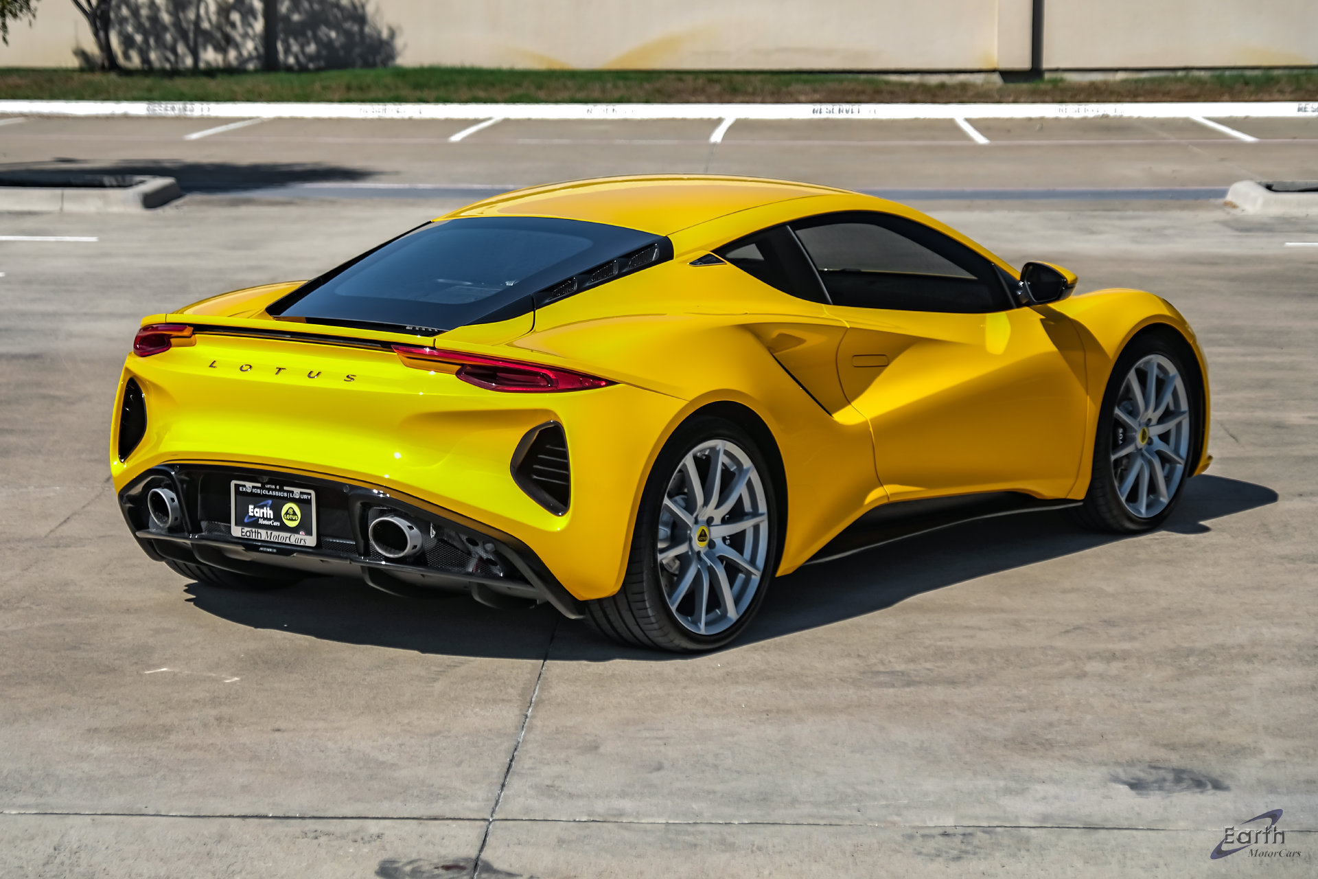 Used 2025 Lotus Emira RWD image 23