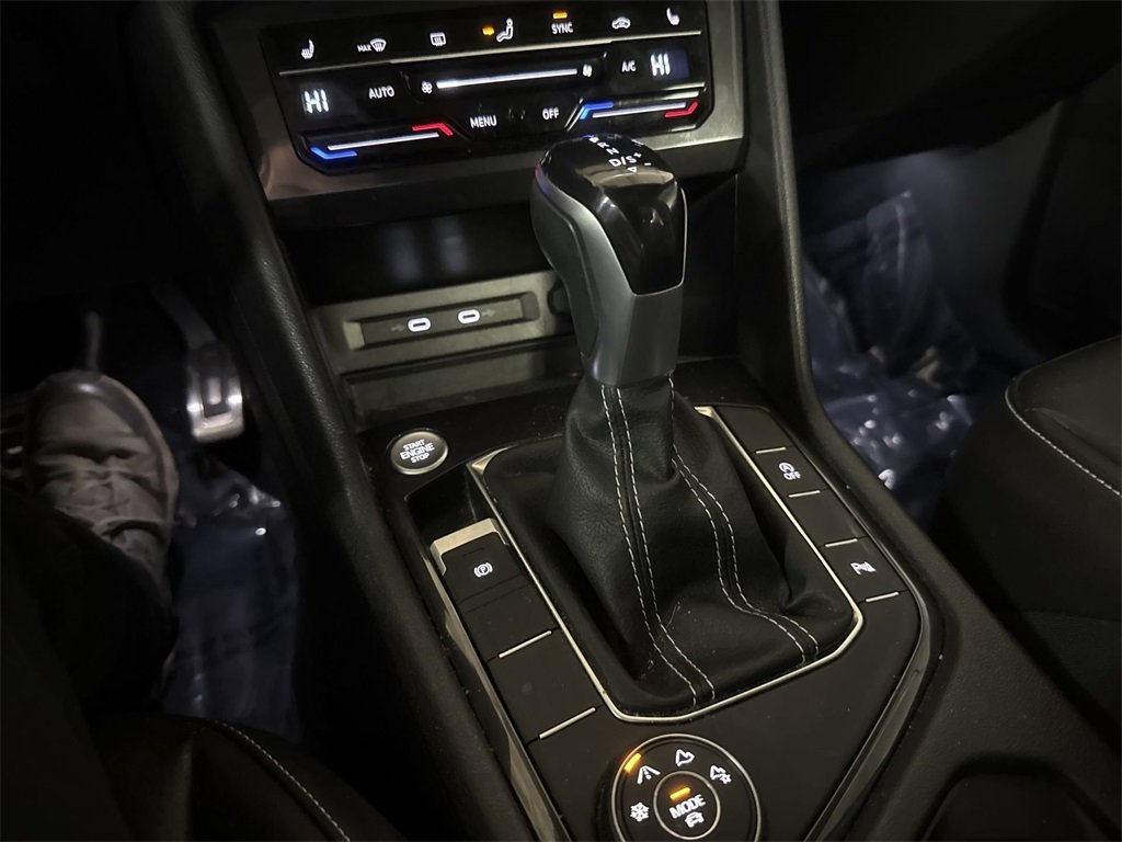 Used 2022 Volkswagen Tiguan SE R-Line image 20