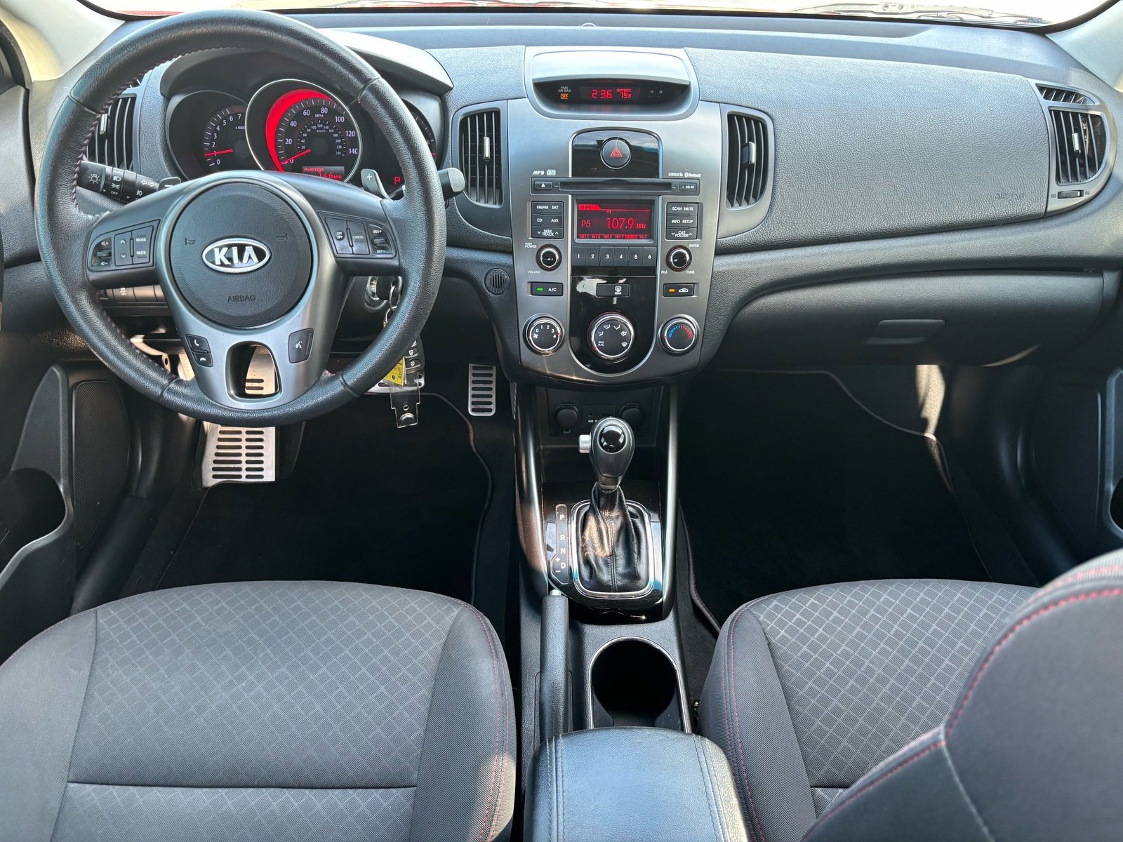 Used 2011 Kia Forte SX image 27