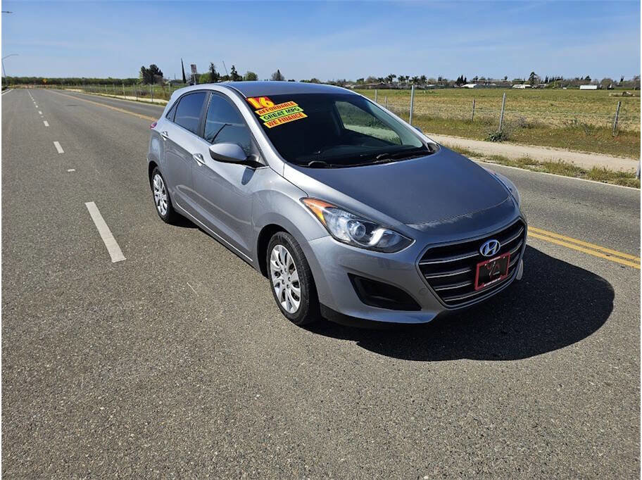 Used 2016 Hyundai Elantra GT FWD image 1