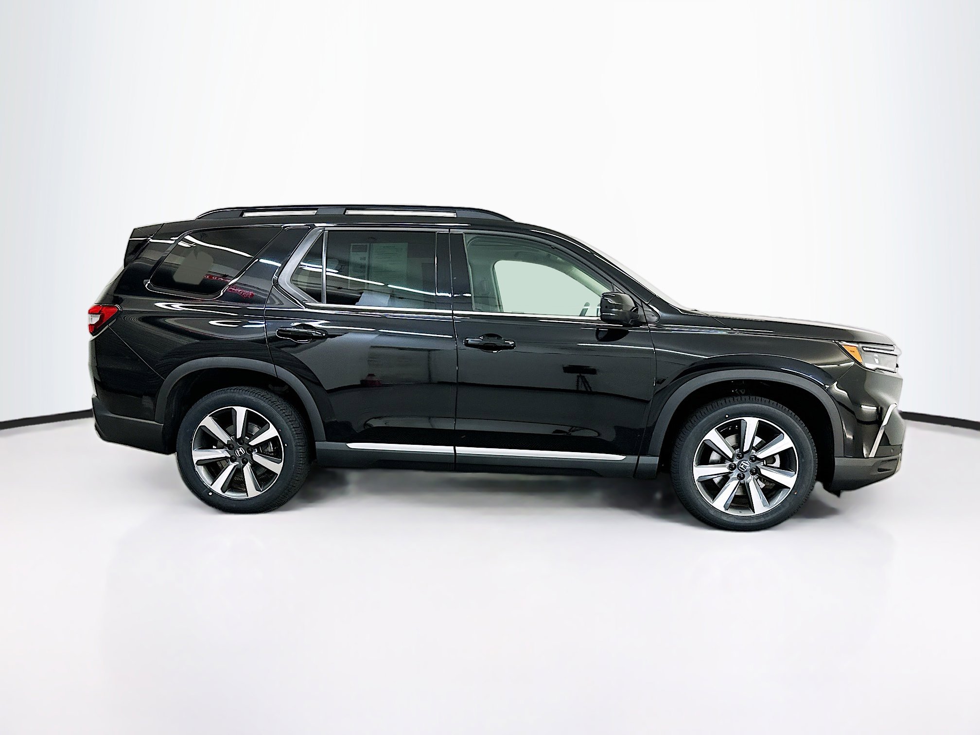 Used 2023 Honda Pilot Touring image 10