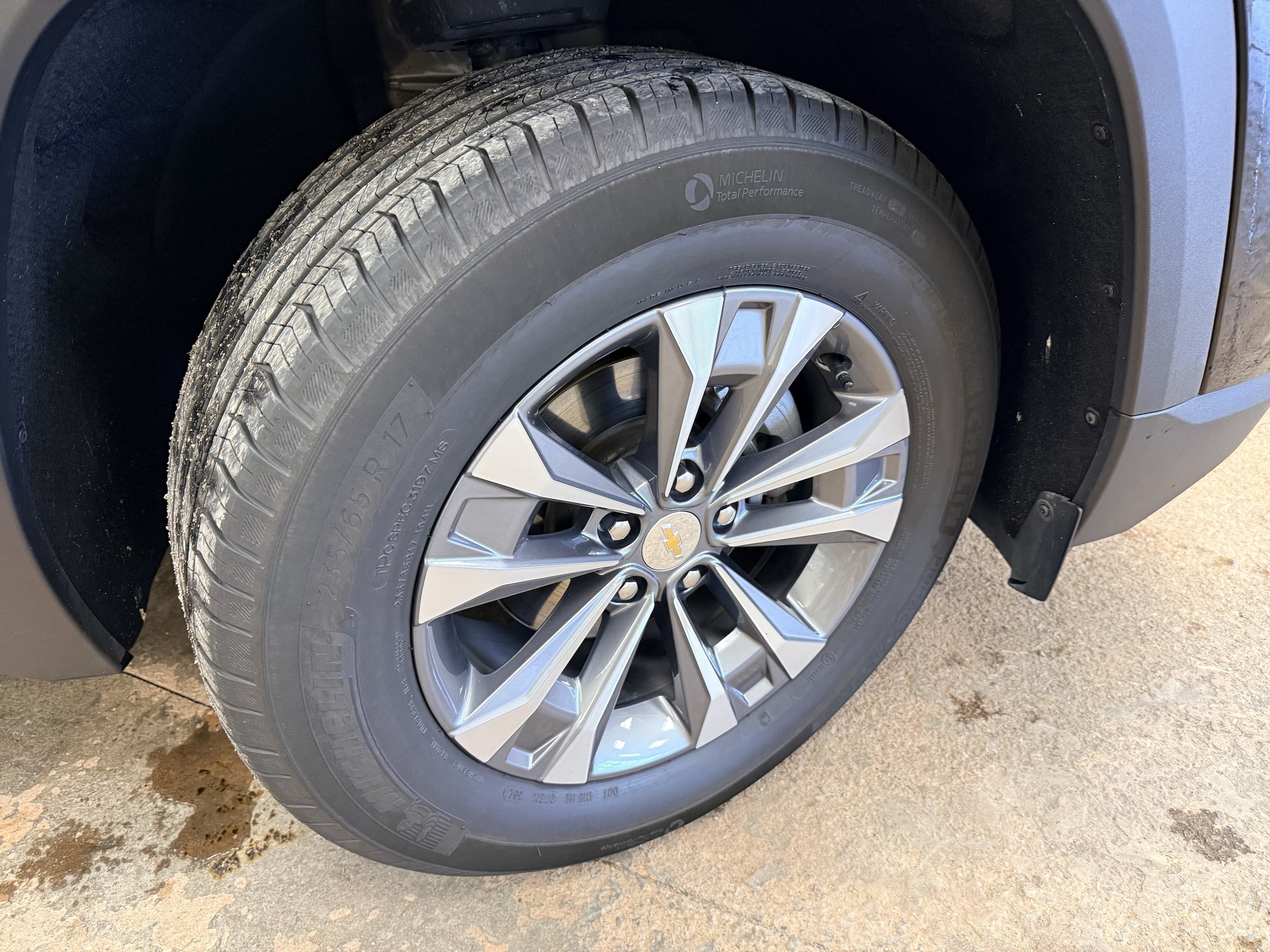 Used 2025 Chevrolet Equinox LT w/ Safety and Technology Package AWD/4WD image 13