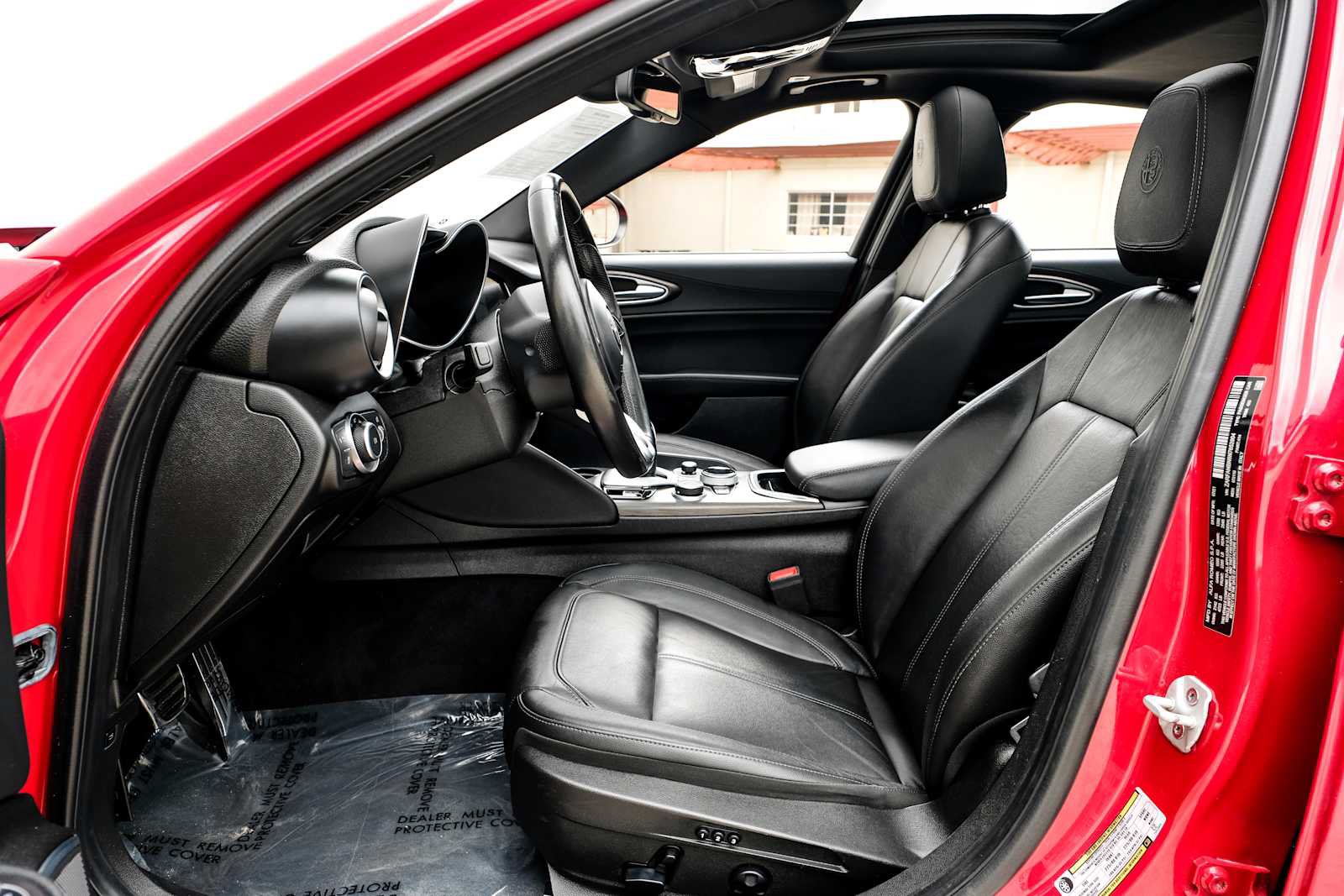 Used 2022 Alfa Romeo Giulia Ti AWD/4WD image 4