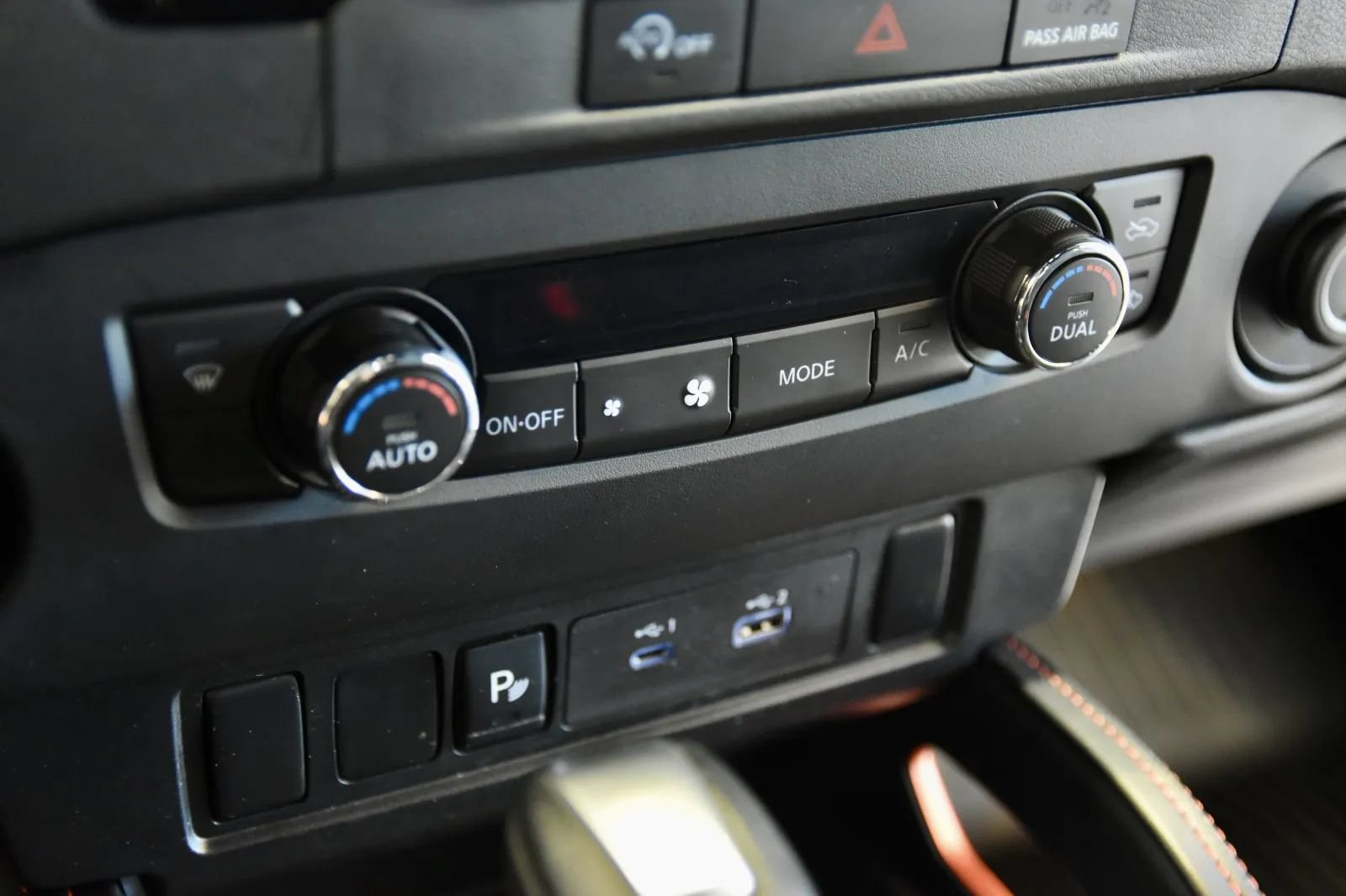 Used 2024 Nissan Frontier PRO-4X w/ Technology Package AWD/4WD image 17