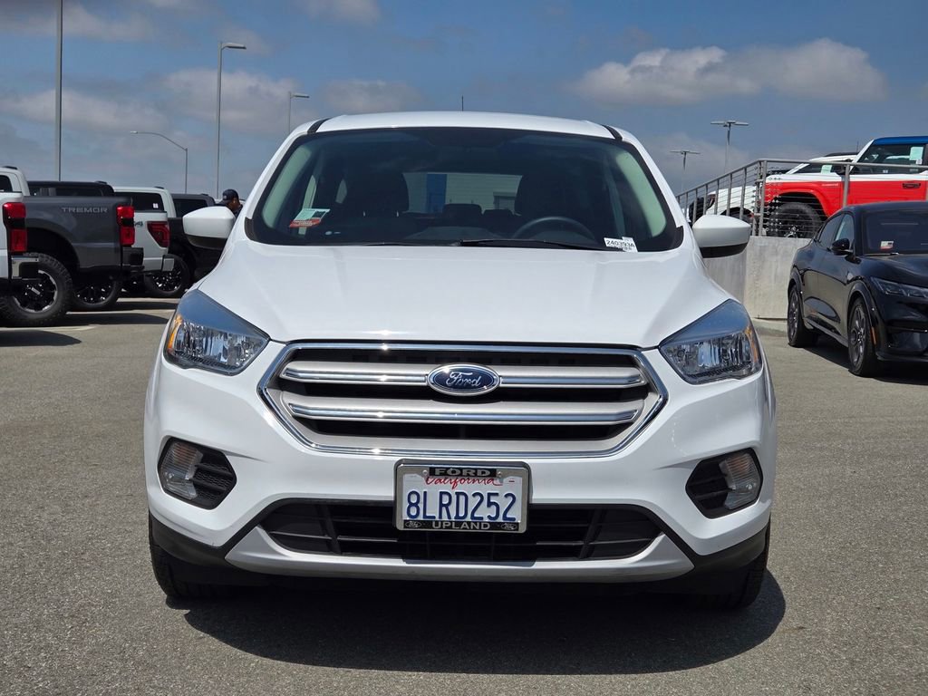 Used 2019 Ford Escape SE FWD image 2