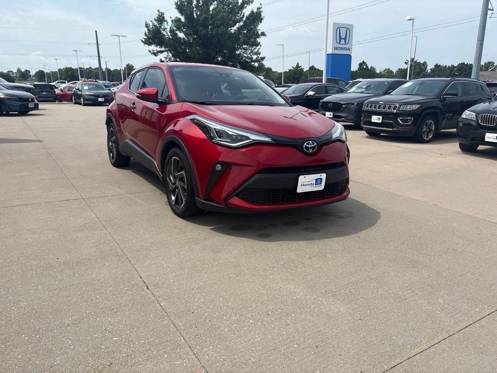 Used 2020 Toyota C-HR Limited FWD image 3
