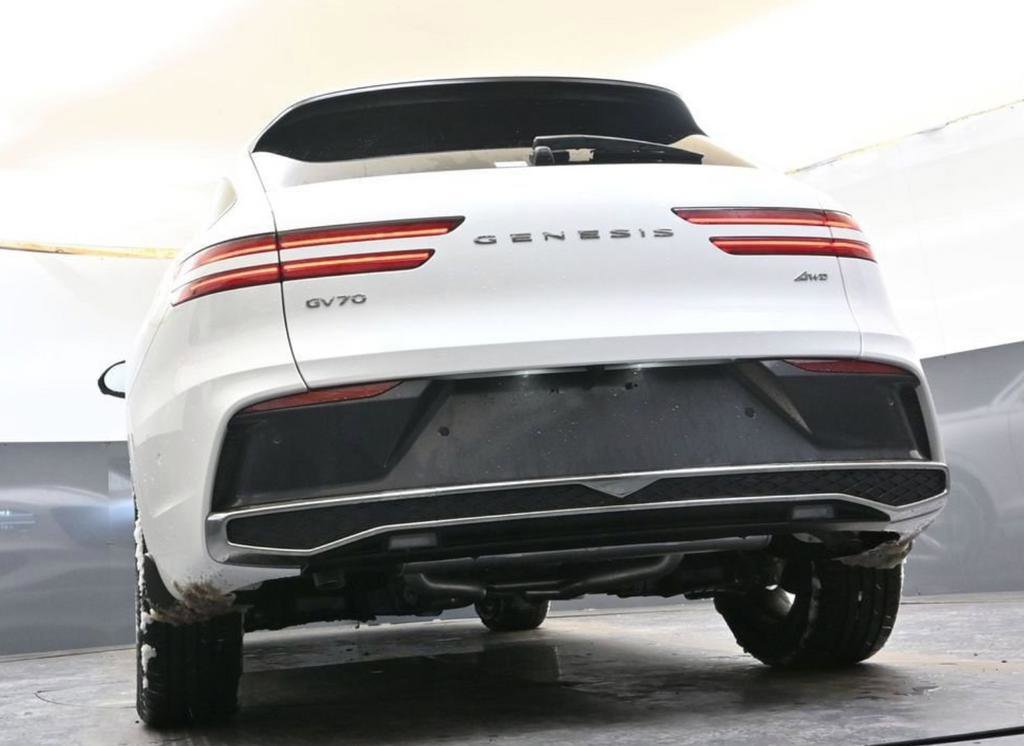 Used 2025 Genesis GV70 2.5T image 14