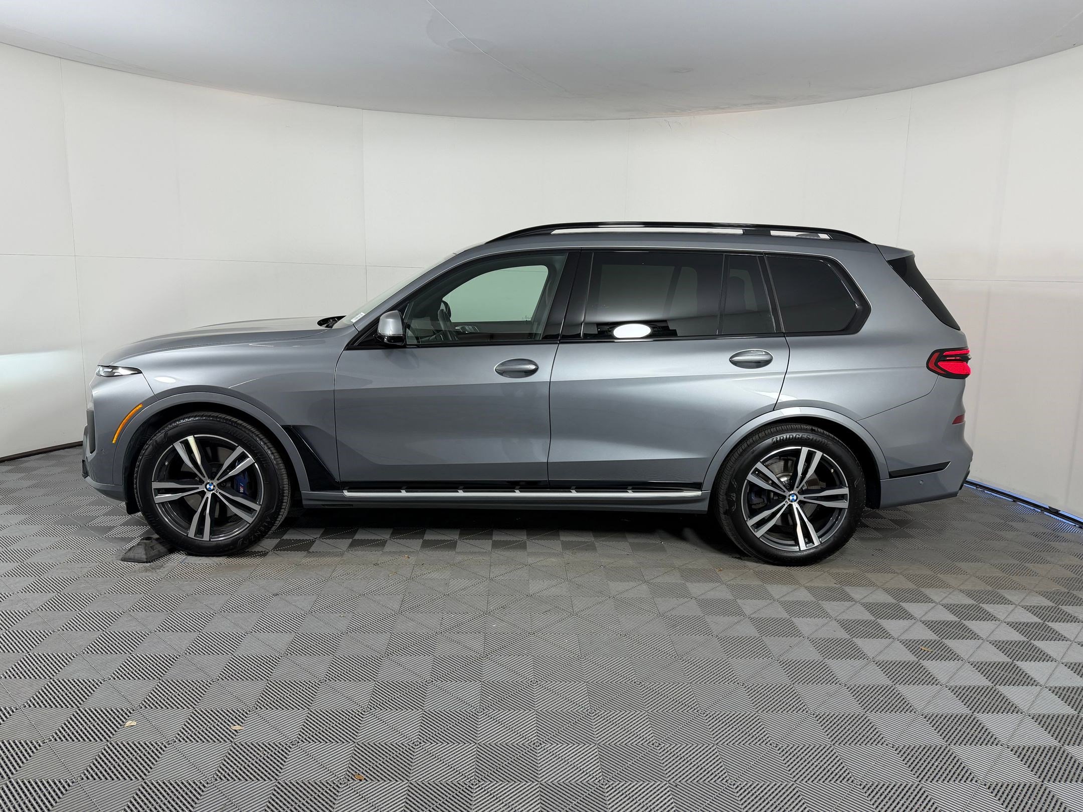 Used 2026 BMW X7 xDrive40i image 2