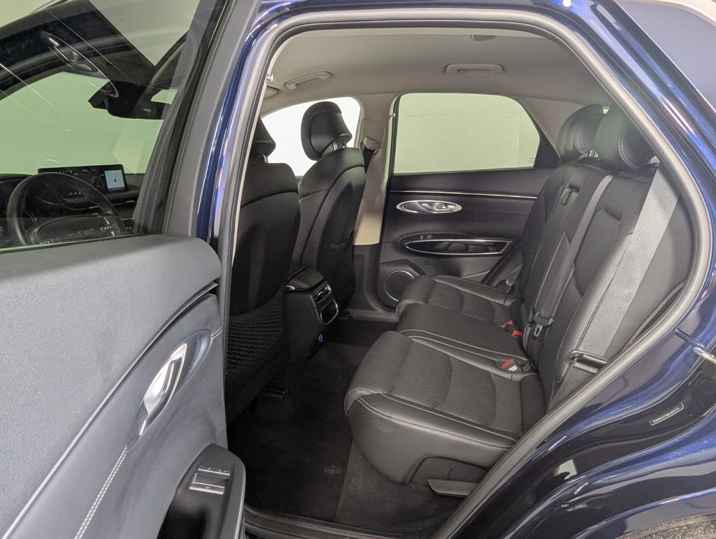 Used 2025 Genesis GV70 2.5T AWD/4WD image 25