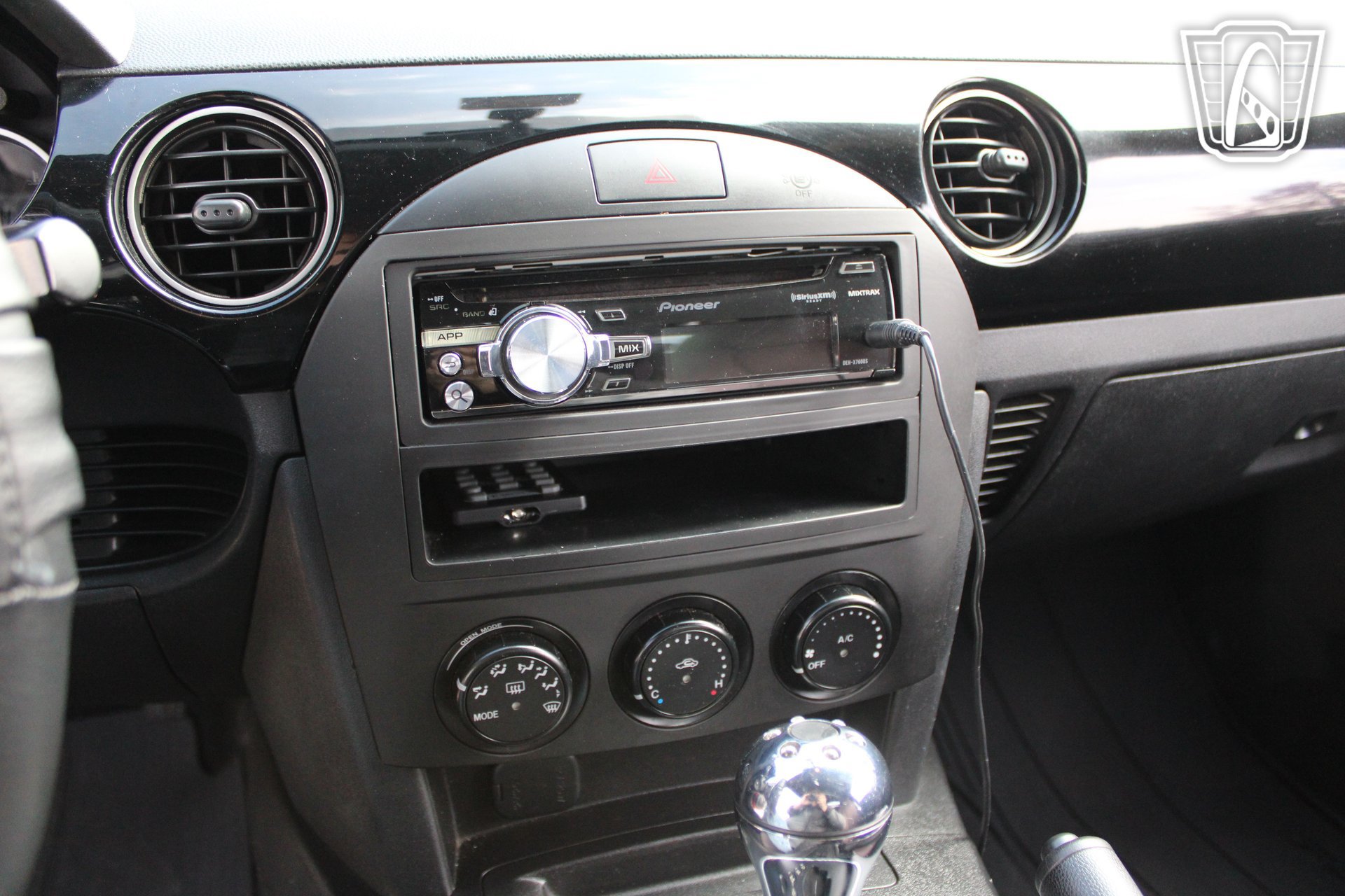 Used 2006 MAZDA MX-5 Miata Sport RWD image 12