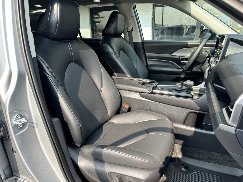 Used 2024 Toyota Grand Highlander XLE image 20
