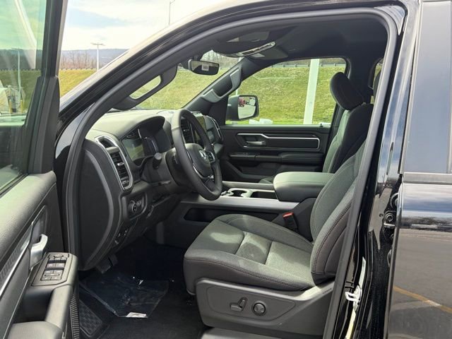 New 2026 RAM 1500 4x4 Crew Cab image 15