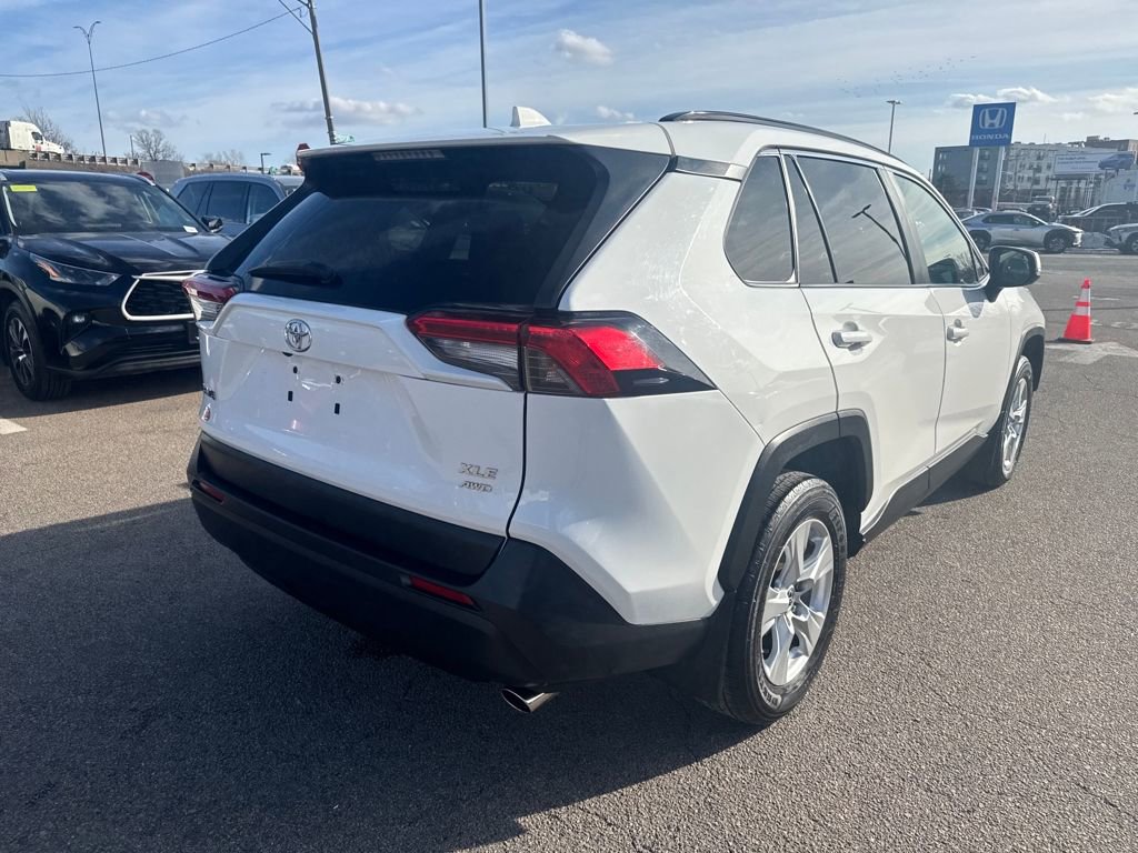 Used 2019 Toyota RAV4 XLE image 9