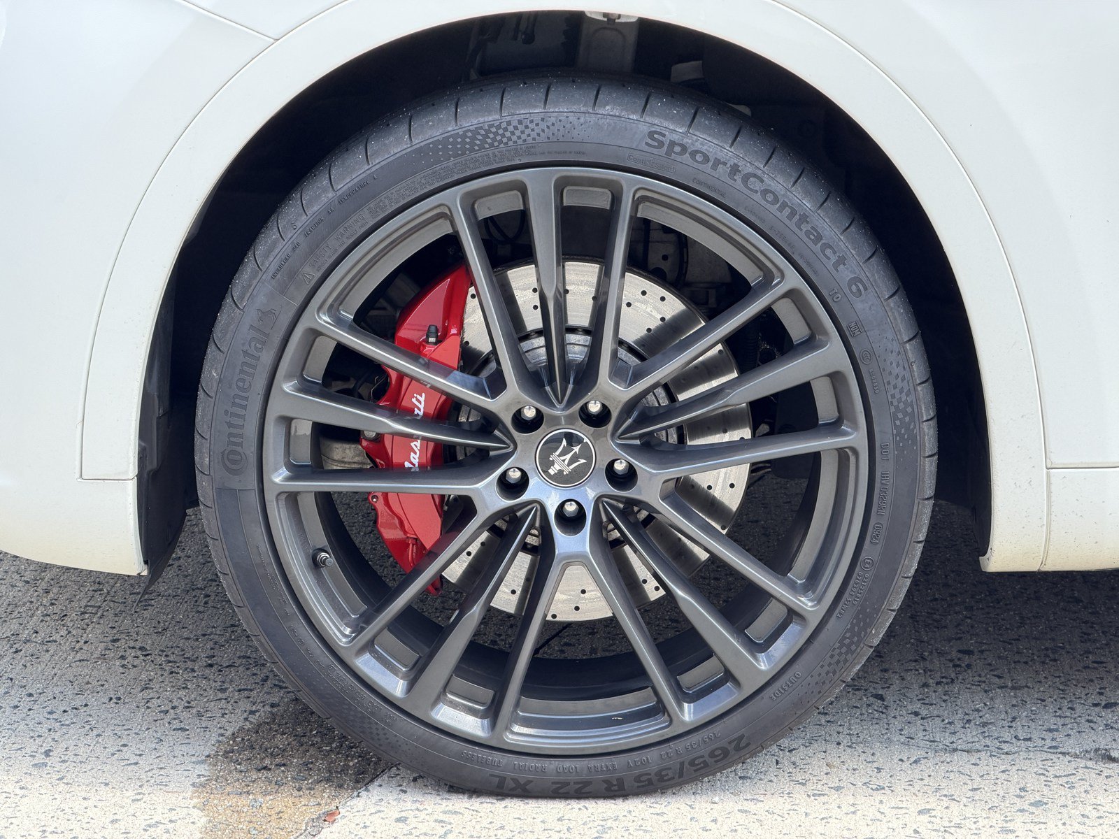 Used 2022 Maserati Levante Trofeo AWD/4WD image 11