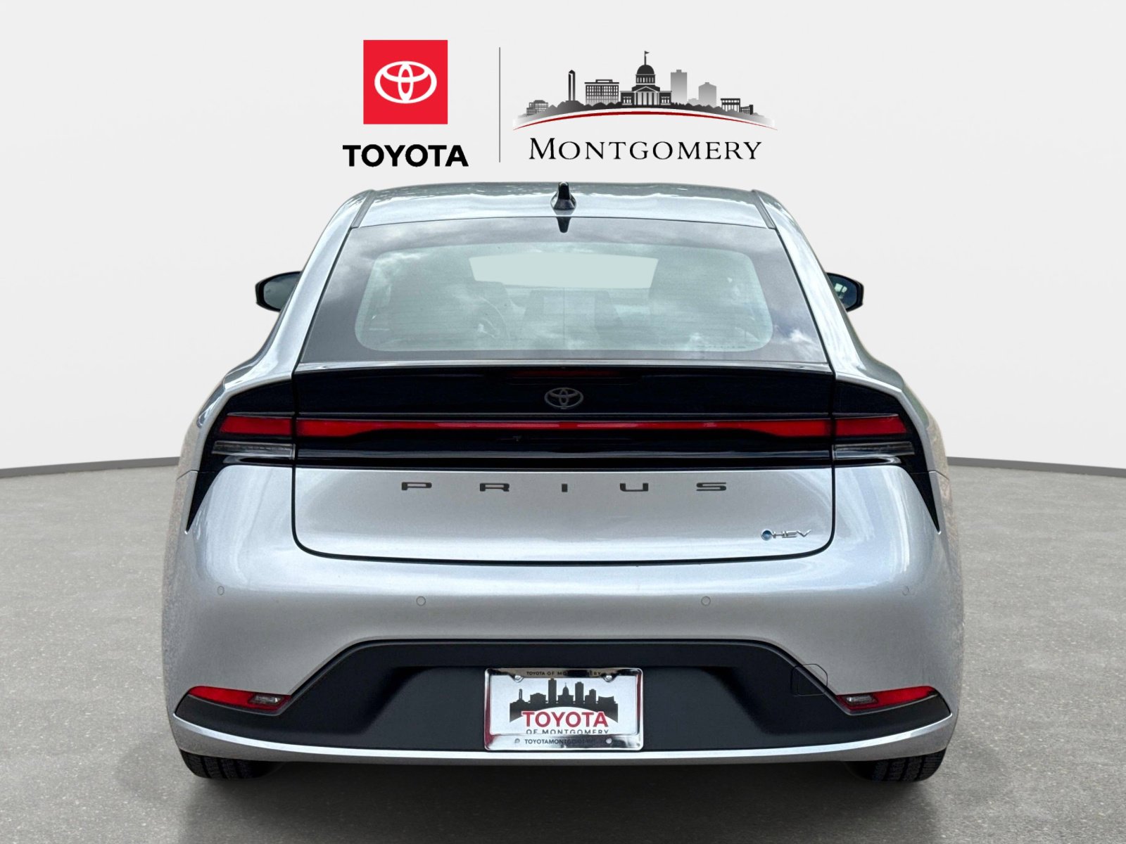Used 2026 Toyota Prius LE FWD image 4