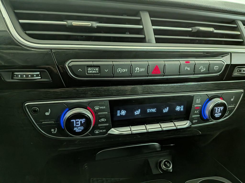 Used 2018 Audi Q7 3.0T Premium Plus w/ Premium Plus Package image 29