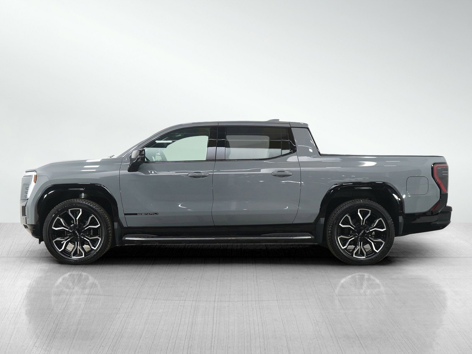 Used 2024 GMC Sierra EV Denali image 2