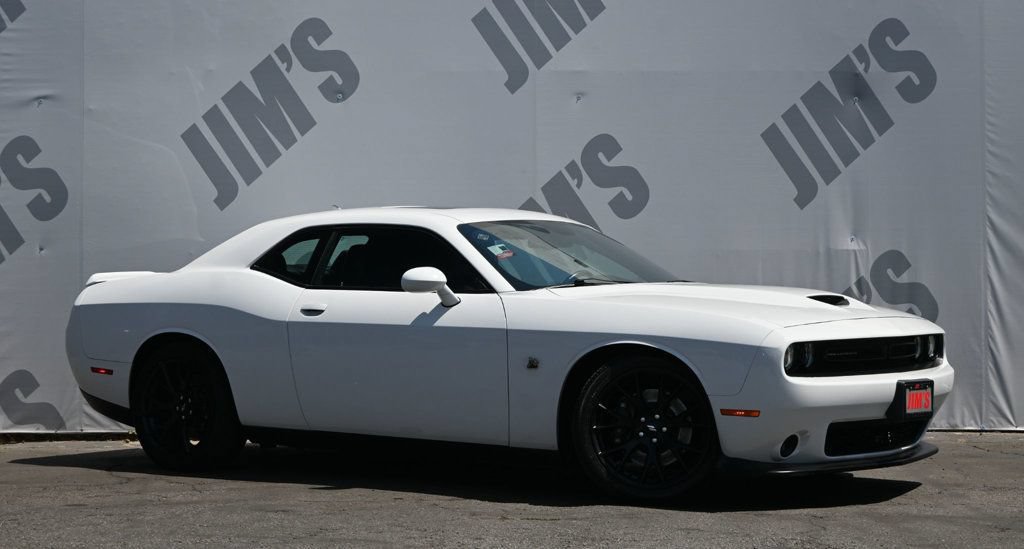 Used 2019 Dodge Challenger R/T w/ Plus Package RWD image 3