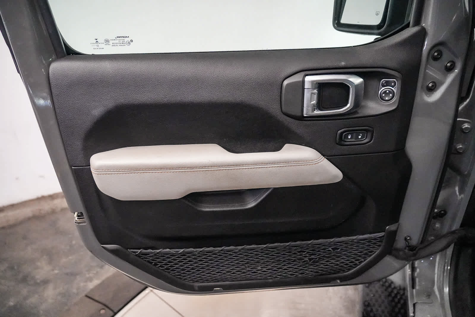 Used 2022 Jeep Wrangler Unlimited Sahara AWD/4WD image 20