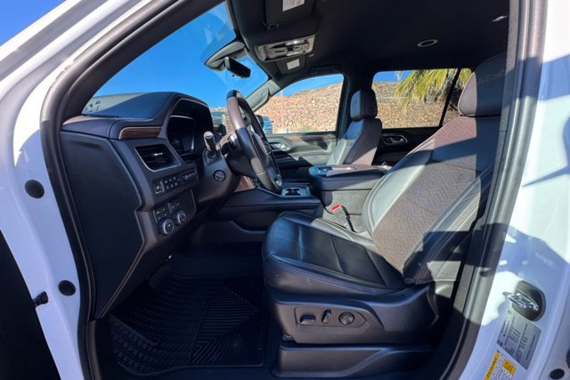 Used 2022 Chevrolet Suburban High Country image 9