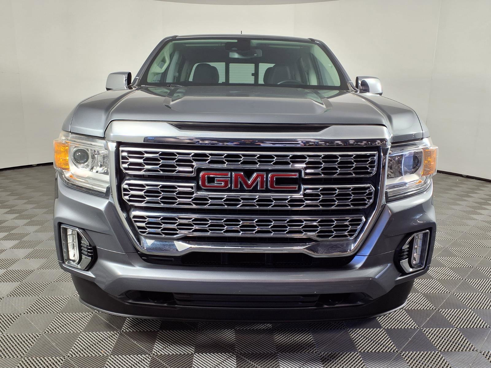 Used 2021 GMC Canyon Denali RWD image 2