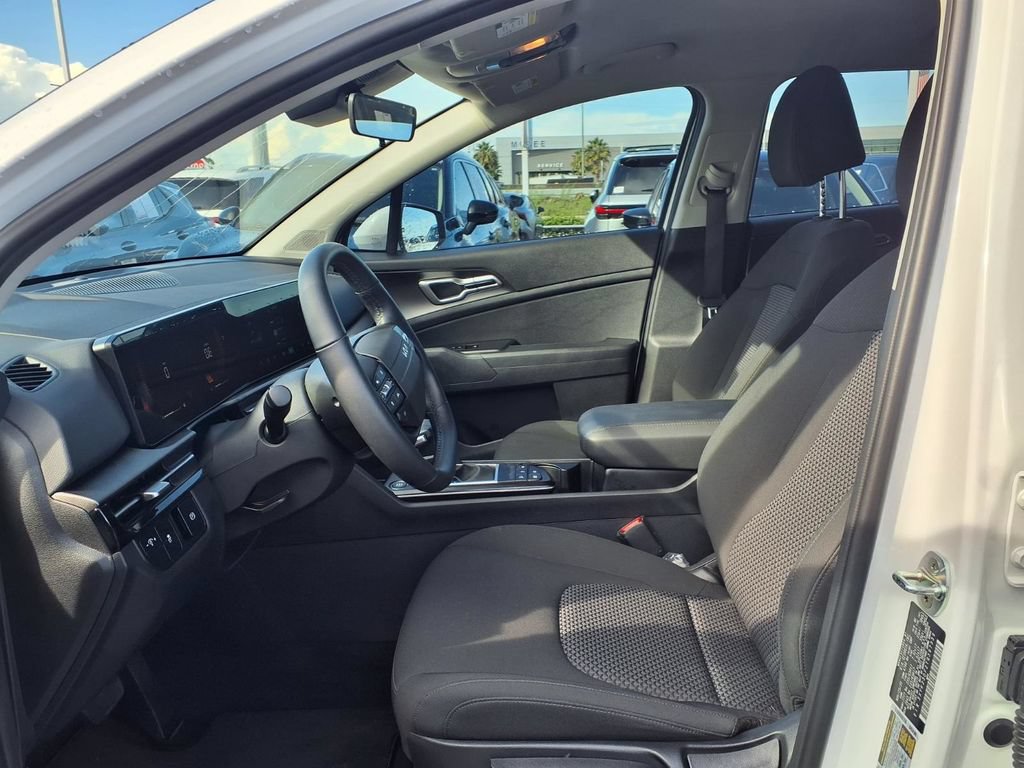Certified 2026 Kia Sportage LX FWD image 16