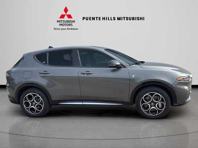 Used 2024 Alfa Romeo Tonale Ti w/ Premium Interior Package AWD/4WD image 4