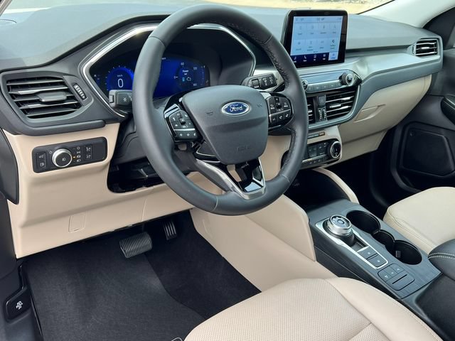 Certified 2022 Ford Escape Titanium FWD image 18
