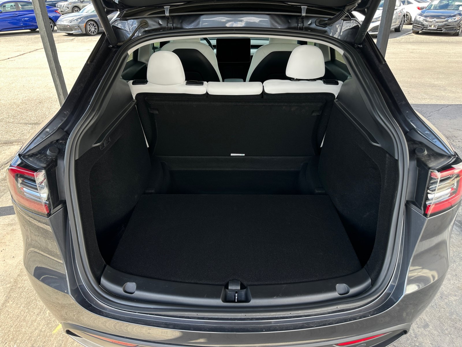 Used 2023 Tesla Model Y Performance AWD/4WD image 15
