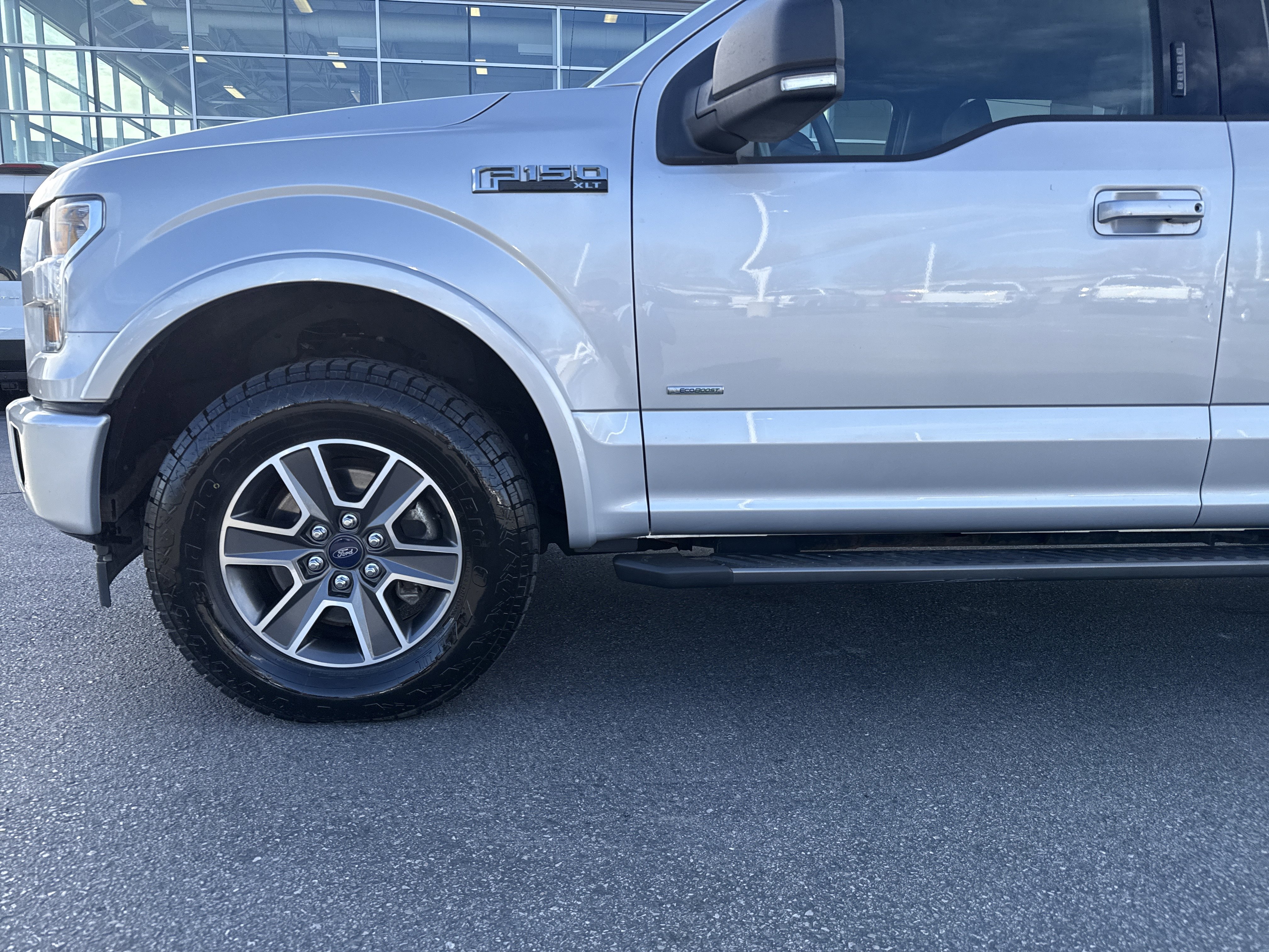 Used 2017 Ford F150 XLT w/ Equipment Group 302A Luxury image 9