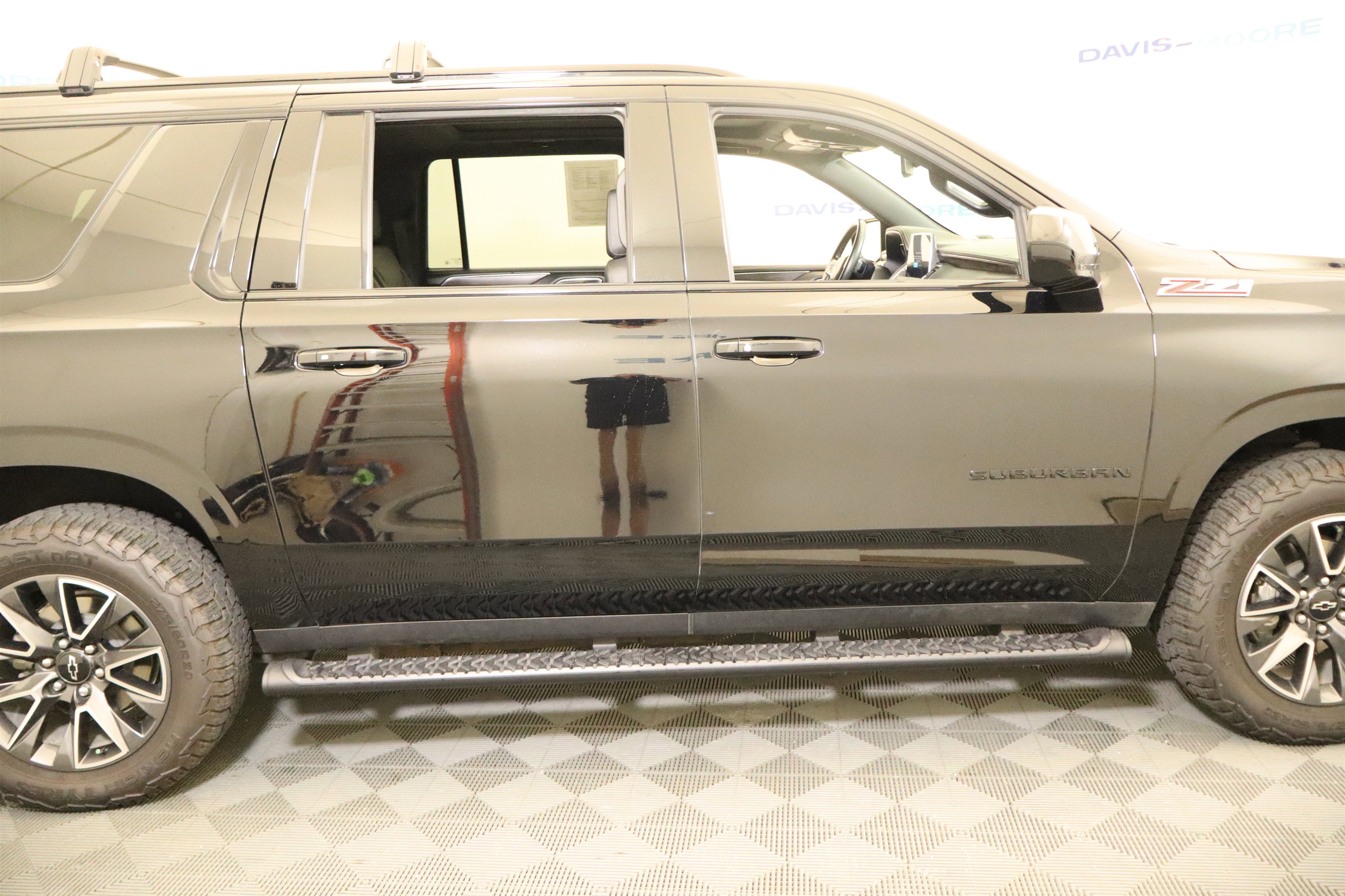 Used 2024 Chevrolet Suburban Z71 AWD/4WD image 5