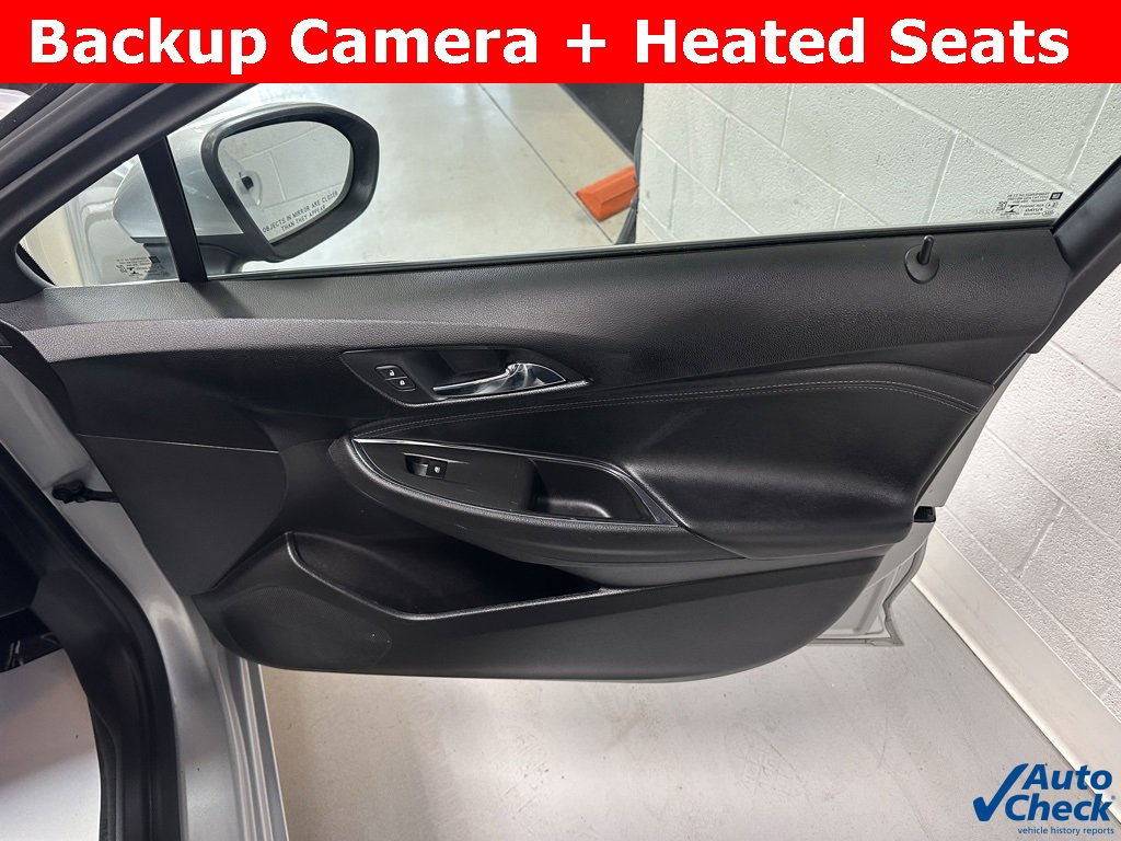 Used 2017 Chevrolet Cruze Premier image 20