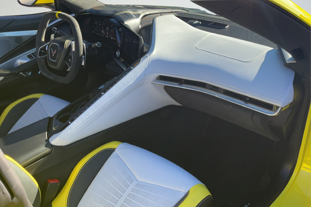 Used 2021 Chevrolet Corvette Stingray Premium Conv w/ Z51 Performance Package RWD image 20