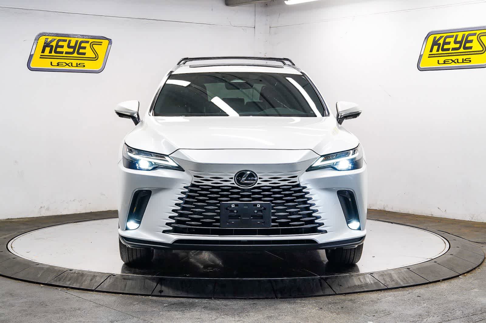 Used 2024 Lexus RX 350 Premium w/ Convenience Package FWD image 6