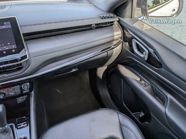 Used 2026 Jeep Compass Latitude AWD/4WD image 17