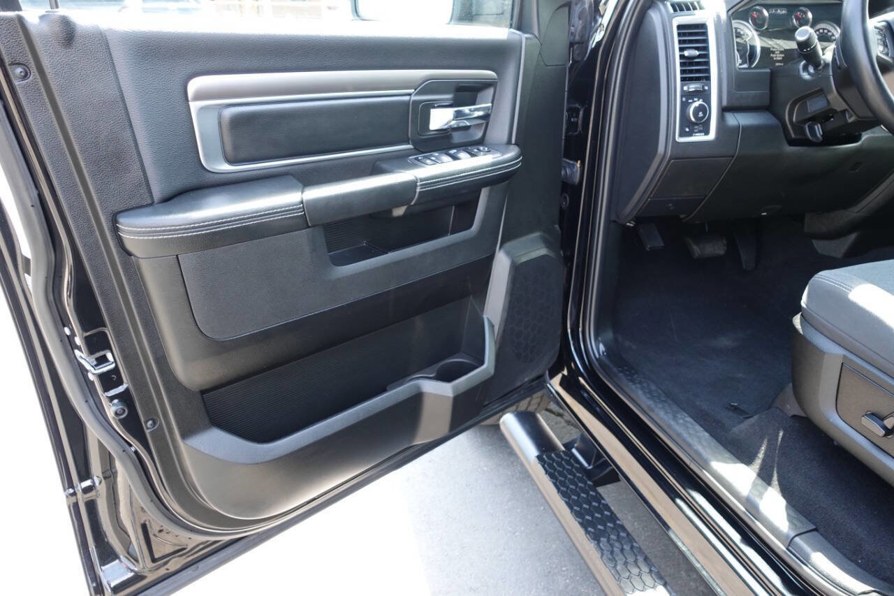 Used 2023 RAM 1500 Classic Warlock AWD/4WD image 17