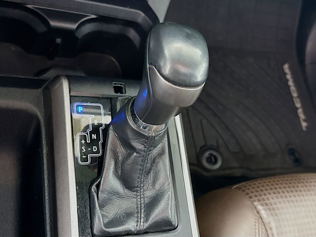 Used 2018 Toyota Tacoma Limited image 17