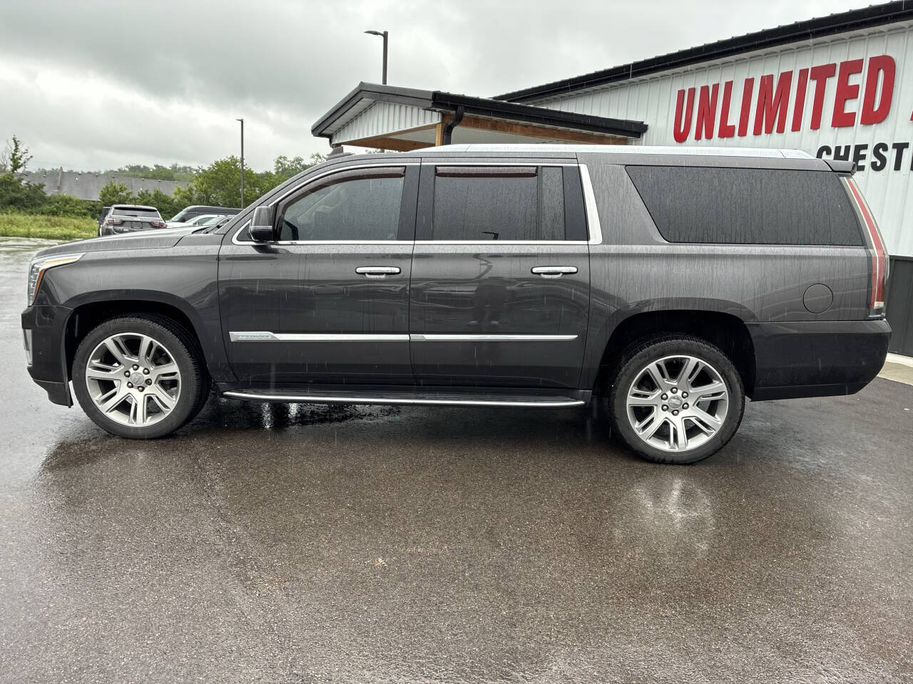 Used 2017 Cadillac Escalade ESV Luxury AWD/4WD image 12
