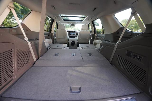 Used 2024 GMC Yukon Denali AWD/4WD image 27