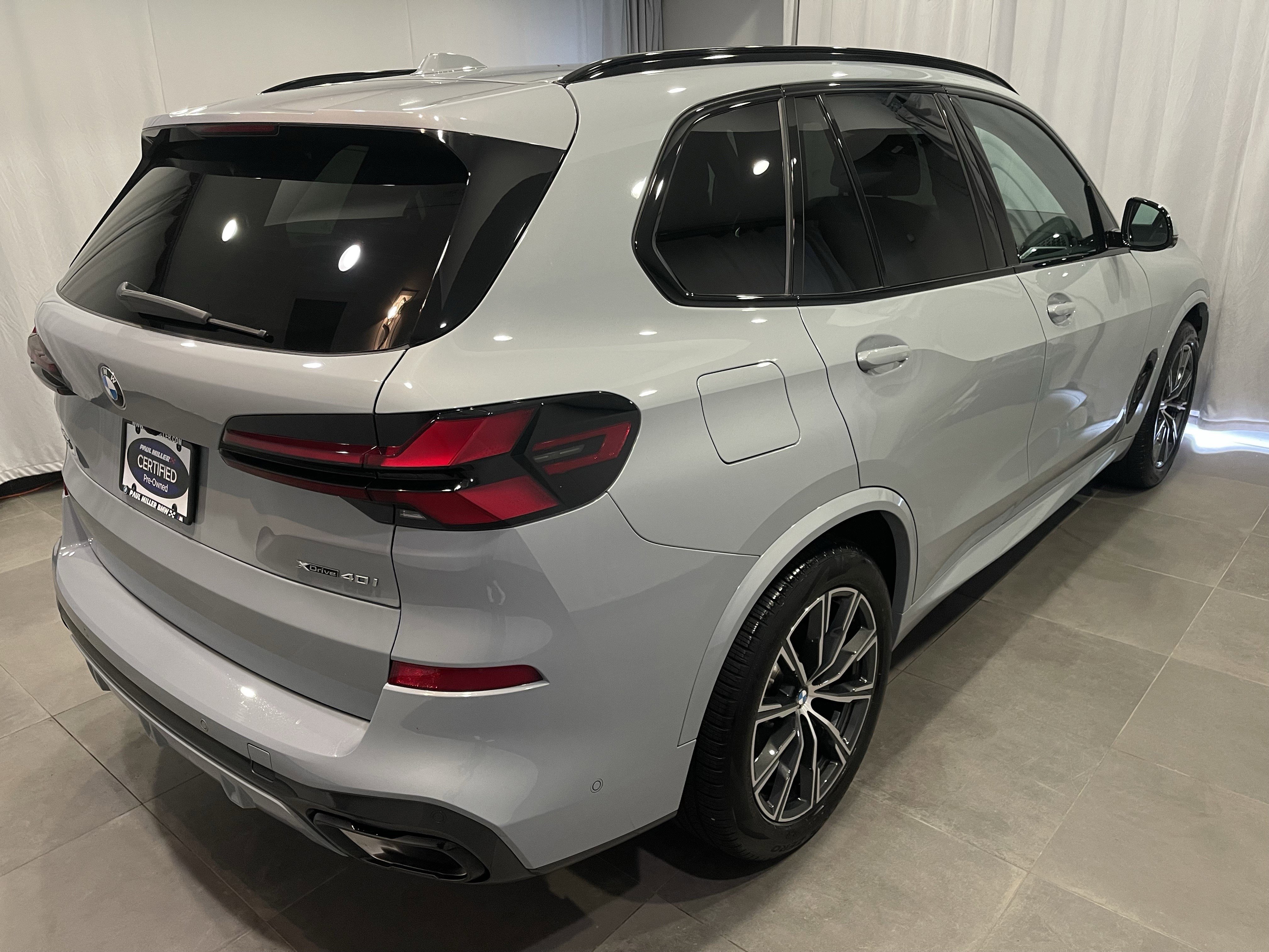 Used 2025 BMW X5 xDrive40i w/ M Sport Package AWD/4WD image 6