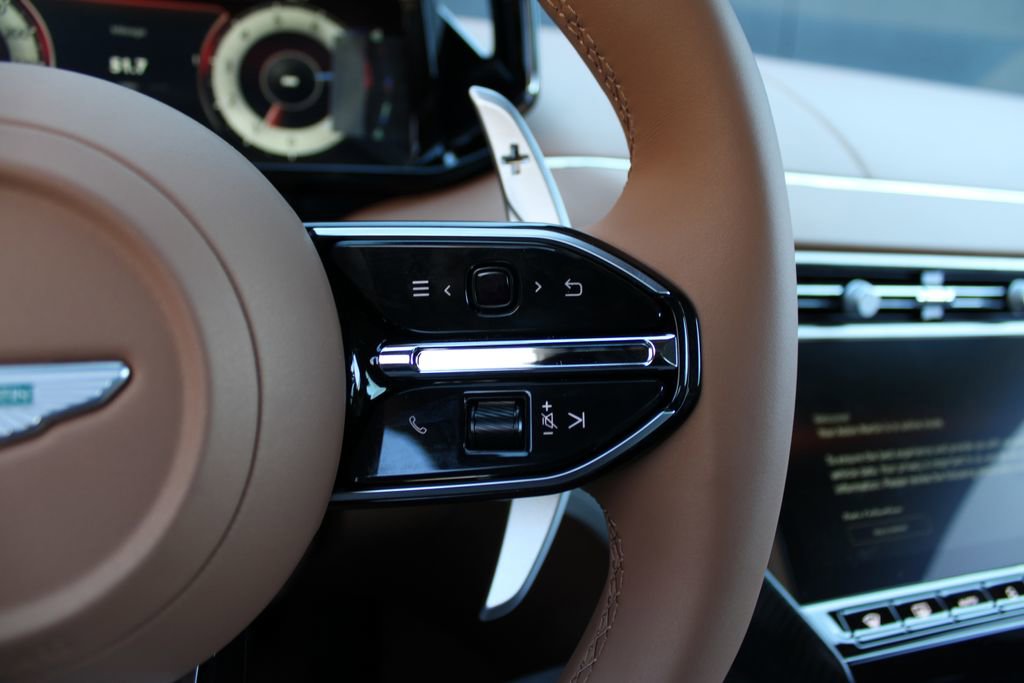 New 2026 Aston Martin Vanquish Convertible RWD image 18