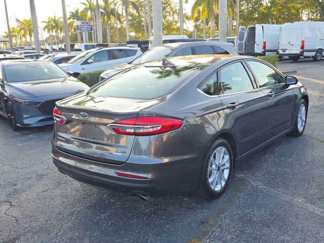 Used 2020 Ford Fusion SE image 3